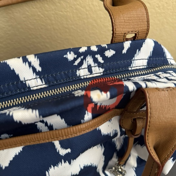 Stylish Navy Blue and White Ikat Patterned Women's Bag - Picture 4 of 8